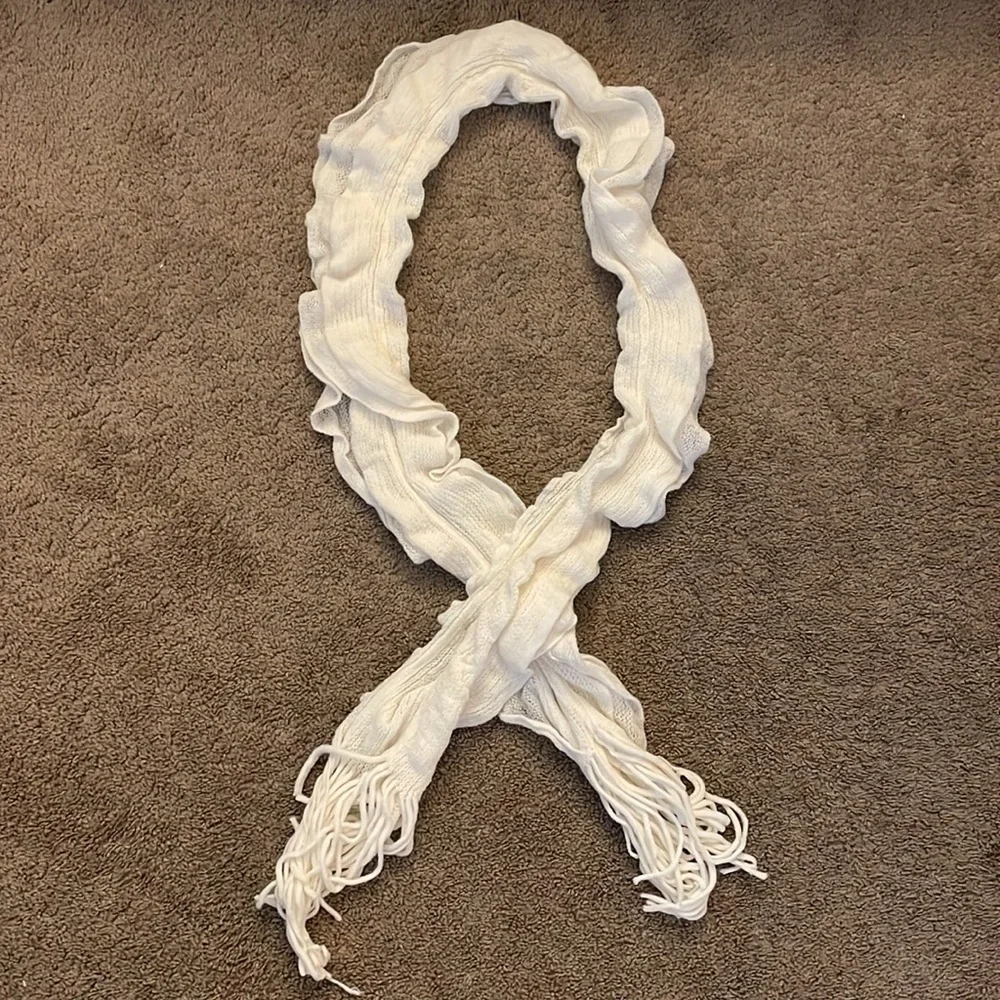 Cute Ruffle Scarf - Picture 1 of 5